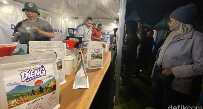Hangatnya Kopi Aneka Rasa Jadi Buruan Pengunjung Dieng Culture Festival